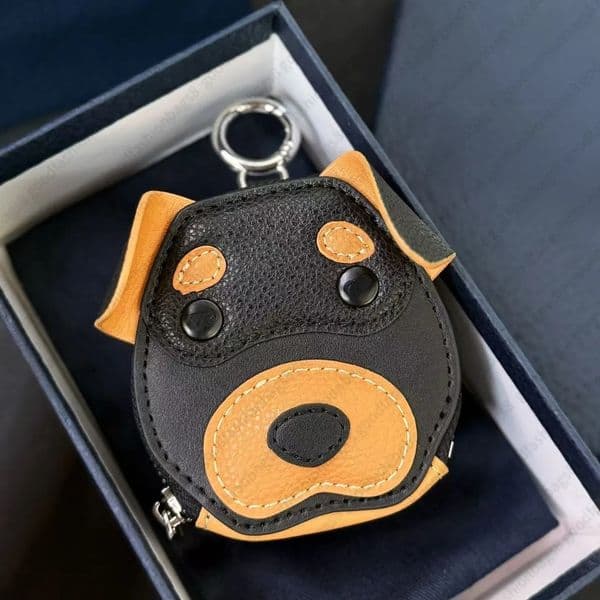 dog keychain headphone bag pendant for hanging accessories luxury necklace pouch earphone designer bag charm purse wallet 2026 keychains L260525S35Z