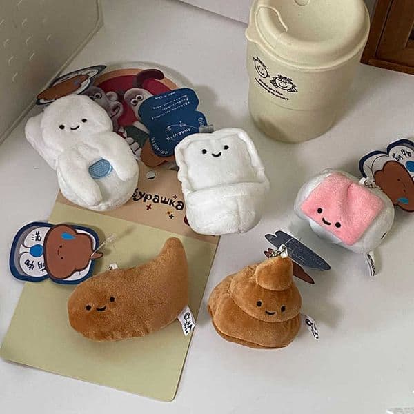 Internet-famous toilet poop plush toy refrigerator magnet creative doll keychain toy stall gift S260506