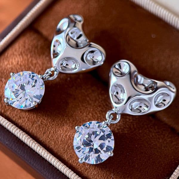 Designer Earrings Designer Earrings Women Irregular Heart Four Claw Large Zircon Round Diamond Earring Luxury Jewlery Designer for Women