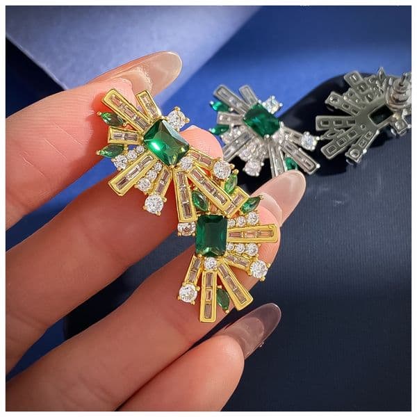 Designer Necklace for Women Half Fan Geometric Emerald Zircon Diamond Earrings Necklace Ring Set Luxury Jewlery Designer for Women Elegant Gift