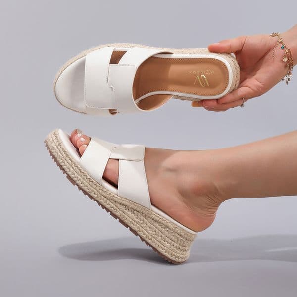 Stylish and Versatile Women's Thick-Soled Sandals: Open-Toe, Vacation-Style, Hemp Rope, Casual Flat Sandals