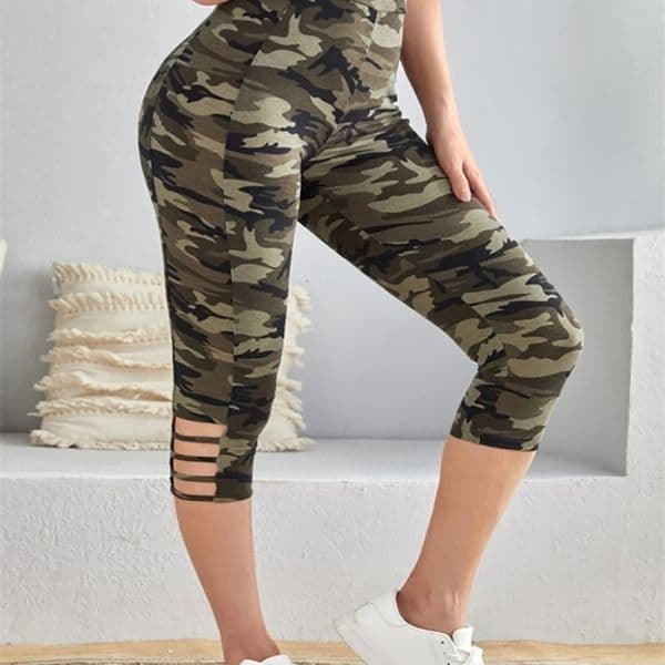 Plus Size Womens Camo Leggings with Side Stripe Cutouts Stylish High Elasticity Knit Sporty Fashionable Casual Pants 260429