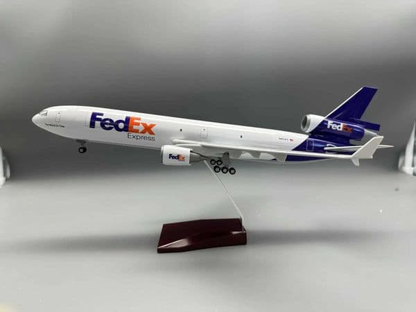 MD11 Model Airplane 47CM 1/130 Scale MD-11 Aircraft FedEx Cargo Airways with Wheel Landing Gear Plastic Model Resin Plane Home D L260509T5XW