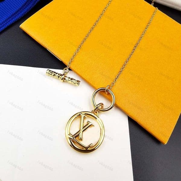 10A Luxury Letter Full Diamond necklace women designer necklace Gold plated 18K Pendant Necklaces Clover flower Stainless Jewelry Luxury Gift