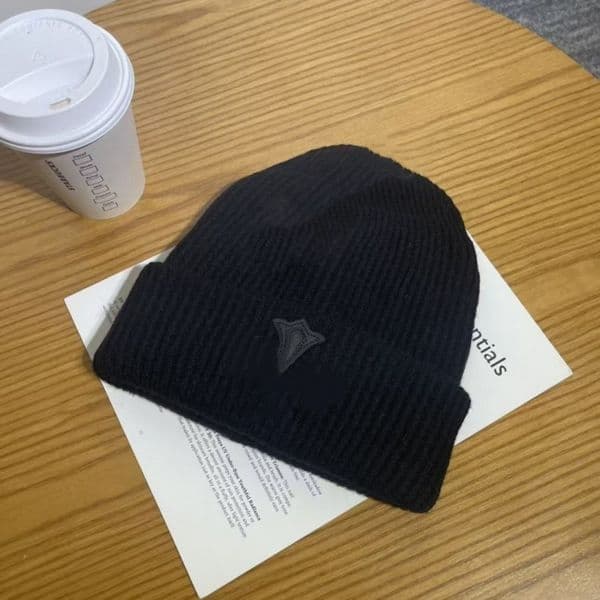 Cool Fashion Ribbed Knit Beanie Breathable Thermal Hat for Men Women Streetwear Skiing Mountaineering Outdoor Activities