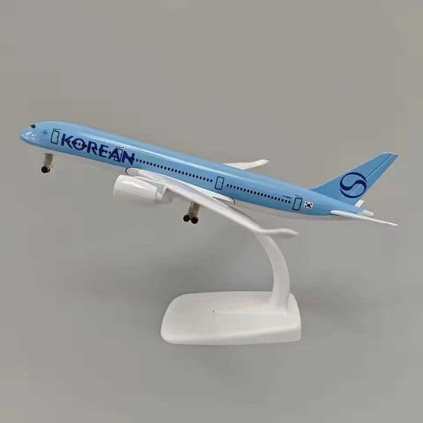 20cm Korean Air A350 Airlines 1400 Scale Metal Airplane Model Diecast Alloy Aircraft with Landing Gear Home Decor Collection L260509NDWL