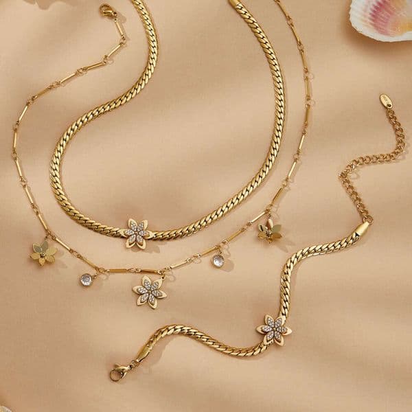Women's Elegant Necklace Bracelet Set Snake Bone Chain 18k Gold Zircon Flowers Light Luxury Versatile Personalized Vintage Daily Jewelry Set Holiday Gift