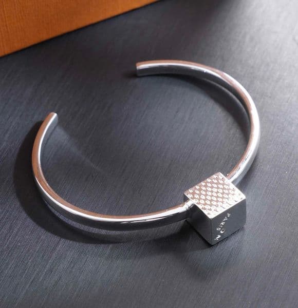 2026 Luxury quality pendant necklace trangle shape bangle stud earring have stamp box PS6665B