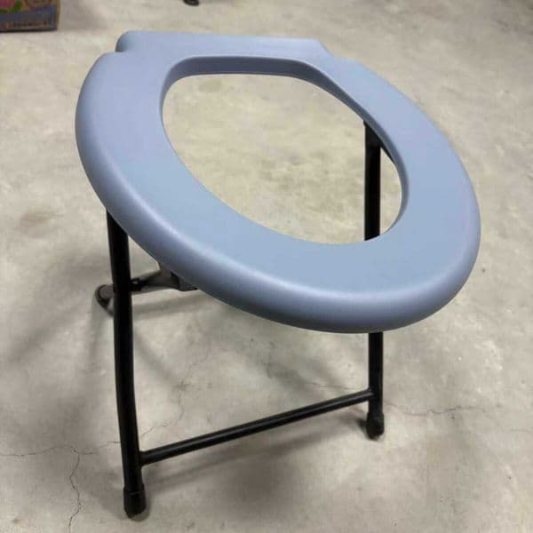 Pregnant women's chair, carbon steel metal, black for the elderly with a thickened commode bucket and health care belt
