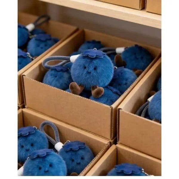 In Cute Blueberry Plush Doll Soft Stuffed Toy Bag Pendant Keychain Home Car Decor Lovely Plush Pendant Gift For Adults L260509UJYT