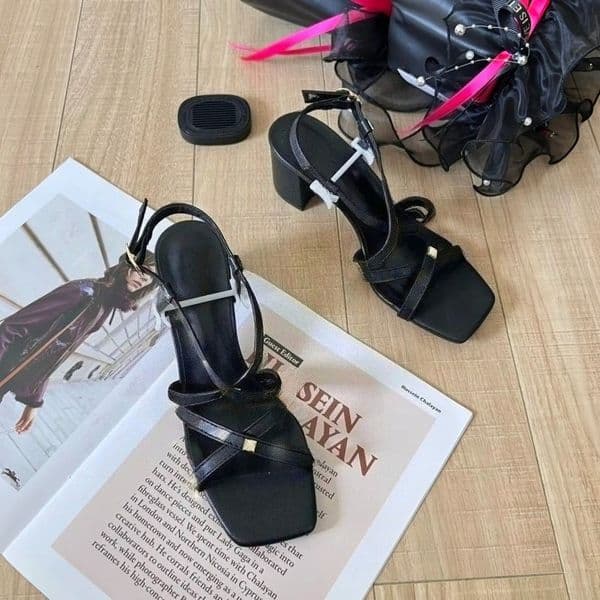 V Luxury Designer Shoes Women Studded Heeled Sandals, Square Toe Strappy Block Heel Shoes, Fashion Rivet Ankle Strap Party Sandals, Girlfriend Daughter Gift Size 34-42