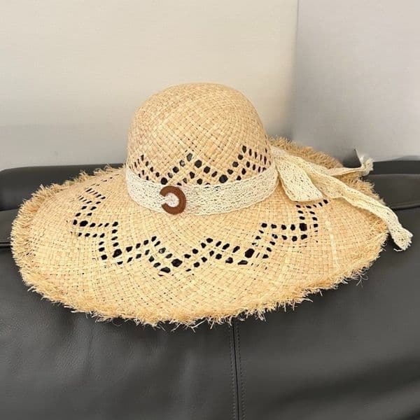 Designer Bucket Hat Women's Natural Raffia Straw Sun Hat Wide Brim Hollow Out Beach Hat with Lace Bow Fringe UV Protection Summer Vacation Cap