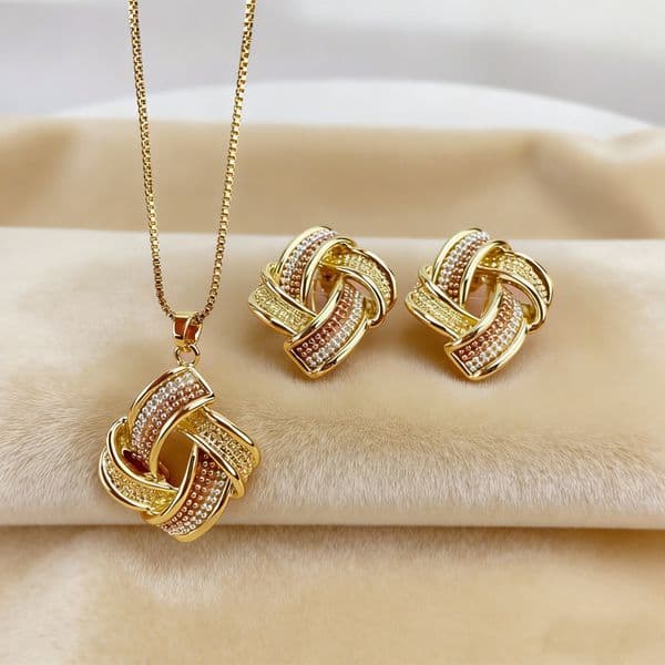 Chain For Man Floral Necklace And Earrings Set, Light Luxury Vintage Sunflower Pendant, Zircon Jewelry, High-End woman necklace Fashion Set Crystal