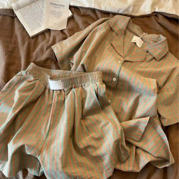 Womens Vintage-Style Striped Pajamas New Summer Collectionshort-Sleeve Top and Shorts Casual Loungewear Womens Summer SetJ260511