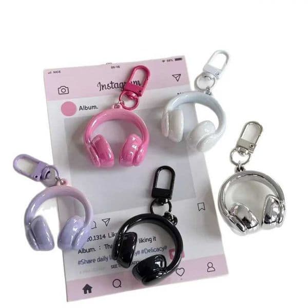 2PCS Cute Creative 3D Earphones Pendant Keychain Mobile Chain Backpack Hanging Decoration Accessories Gifts L260511