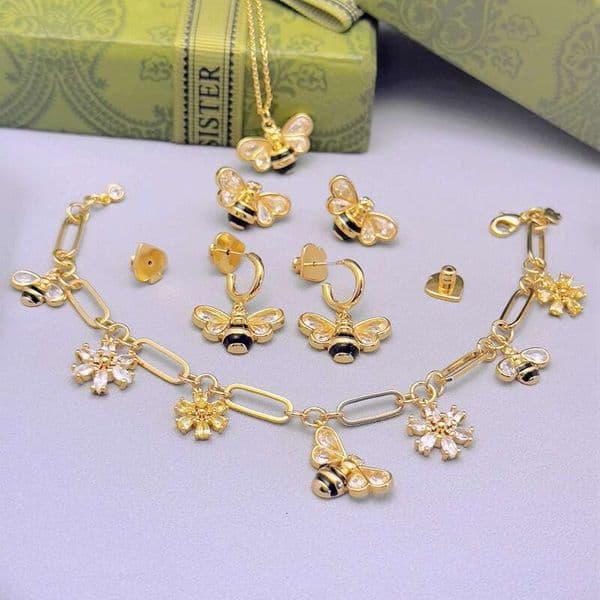 European American Style Glazed Bee Earrings With A High-End Feel, Three-Dimensional Zircon Flowers, Light Luxury Earrings, Simple Elegant Bracelet And Necklace