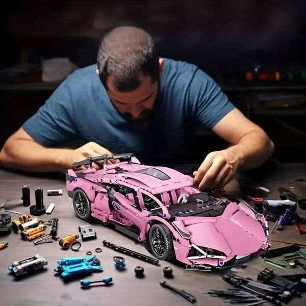 1226-Piece Pink Building Block Racing Car Creative Model Gift, Suitable for Christmas, Halloween, Valentine's Day, and Thanksgiving Decorations J260511