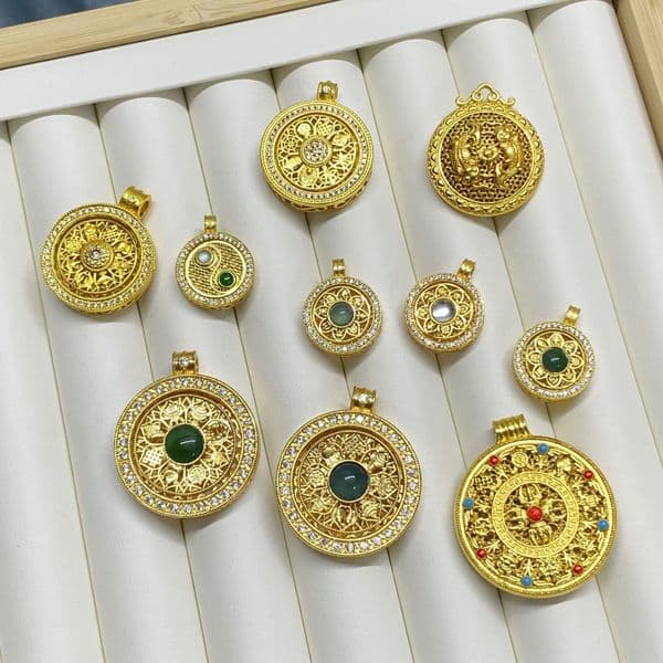 Chain For Man Natural Blue Round woman necklace Emerald Green Water Compass Vintage Inlaid Pendant DIY Accessory Bracelet And Necklace Crystal