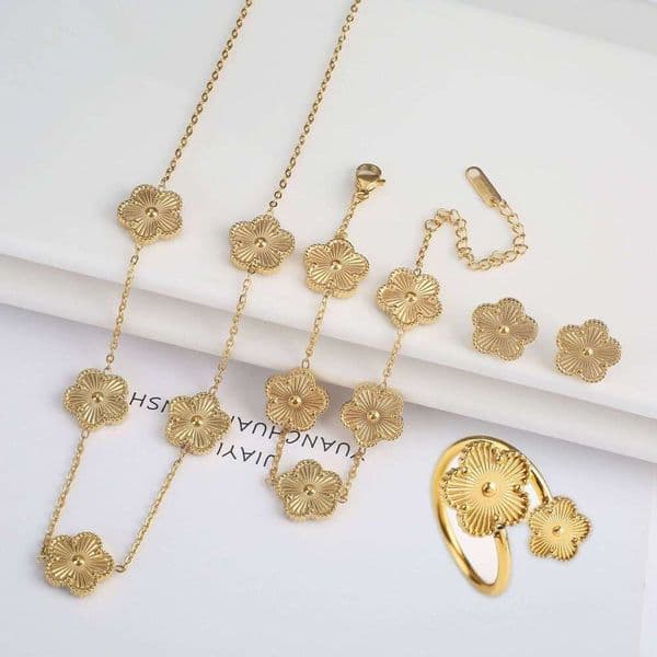 4pcs Bracelet Necklace Earrings Ring Stainless Steel Five Leaf Flower Set Classic for Woman New Fashion Jewelry J260511