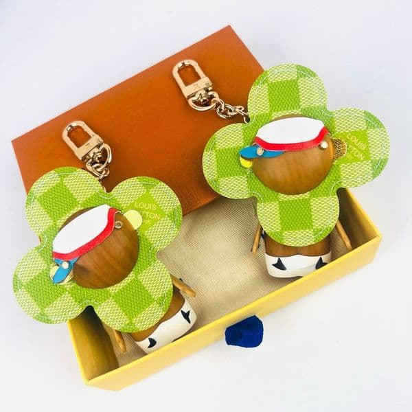 Luxury Plush Cherry Blossom Bag Hanging Decoration Pink Sunflower Bag Pendant Trendy Brand Fashion Keychain