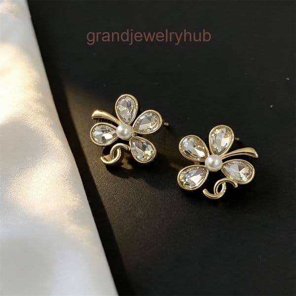 channels cc earrings four-leaf clover water drop earrings with floral design and stylish color