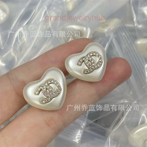 designer earrings cc earrings Resin white peach heart earrings for women sweet white heart-shaped earrings for women channels jewelry