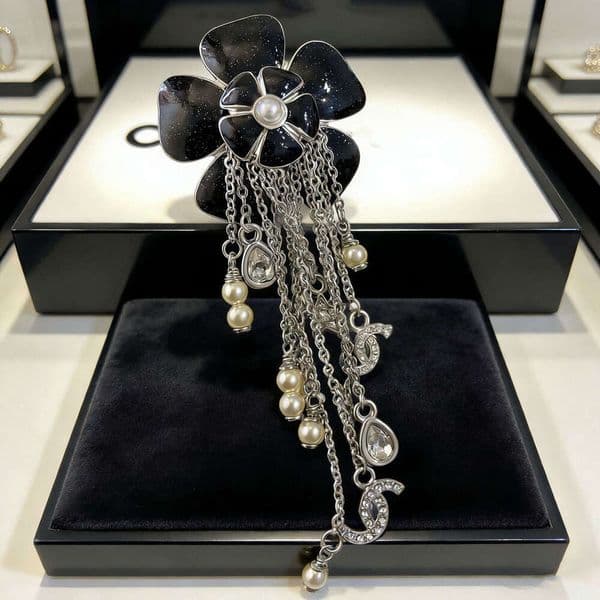 New -style camellia tassel brooch water drop tassels, long accessory with unique personality, fashionable and versatile pin
