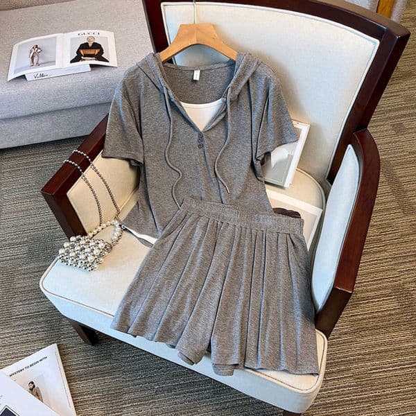 Plus-size casual hooded short-sleeve set for women top and shorts two-piece slimming sporty style outfit L260512