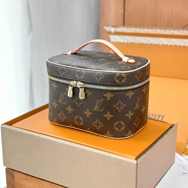Top quality designer bag makeup bag shoulder bag luxury makeup bag classic ladies' banquet bag multifunctional small square bag designer chain wallet 007