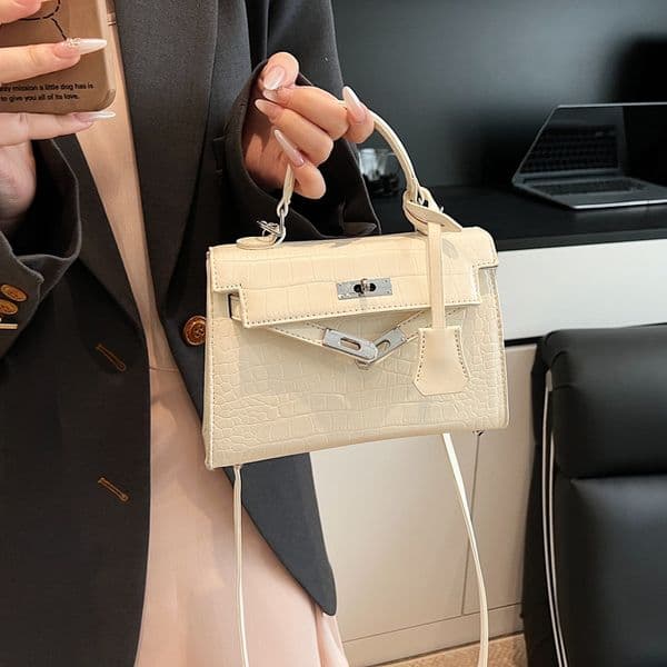 Free delivery luxury shoulder bag Minimalist women's handbag with a high-end feel minimalist crossbody bag
