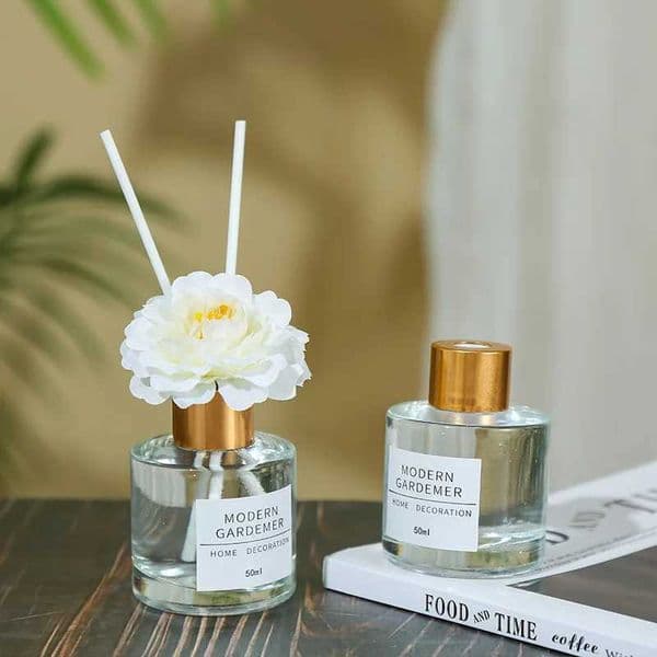 50ml Hilton Shangri-la Reed Diffuser Lavender Rose Aroma Diffuser Bottle with Carnation Flower Home Aromatherapy Essential OilJ260512