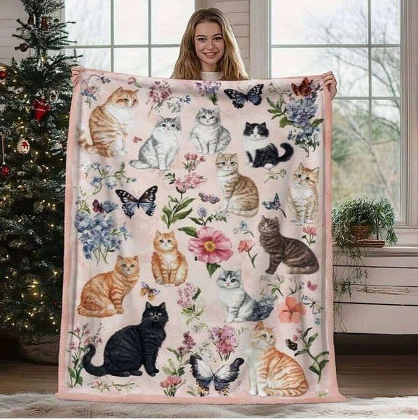 Cozy Soft Fleece Throw Blanket Featuring Adorable Cats A Floral Sofa Bed or In The Living Room It'S Warm and Comfortable W260512
