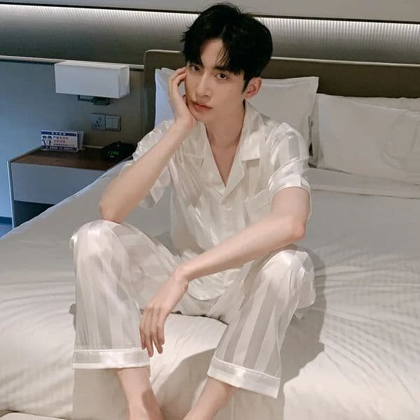 White Striped Men Pajamas Suit Short Sleeved Long Pants Thin Ice Silk Sleepwear Summer Satin Silk Home Clothing Set Pyjamas Male 260509