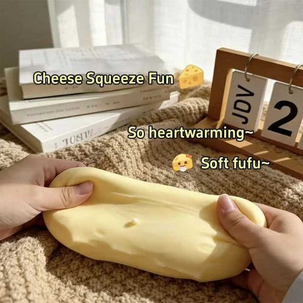 Giant Cheese Cube Squeezing Ball 7cm Ultra-thin Cheese Flour Ball Plastic Kneading Music TPR Decompression Toy Room Decoration Z2605231