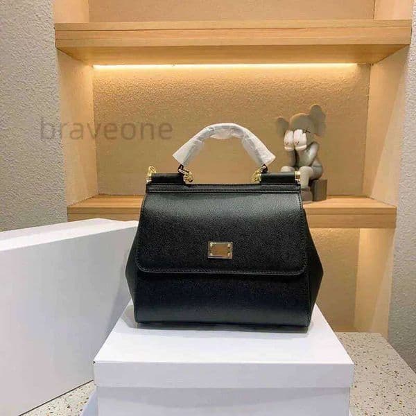 10A Womens Handbags Luxury D Chain Designer Totes Bag Crossbody Fashion Plain Leather Tote Shopping Bags Ladies Purses