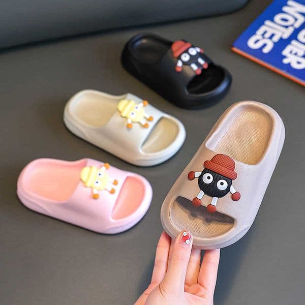 Childrens summer slippers for boys cute and comfortable suitable for older kids indoor bathing non-slip thick-soled parent-child sandalsL260511