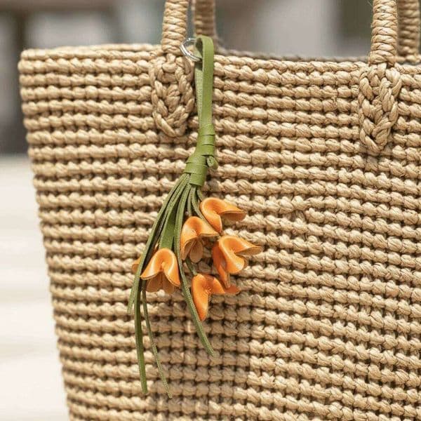 Multi-color Hanger Tulip Bouquet Leather Handmade Fashion Flower Pu Keychain Creative Cartoon Bag Pendant Women 26W05012