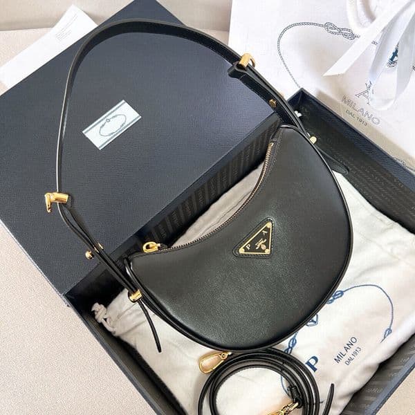 Designer bag Luxury bag Crescent bag Arqwe Fashion armpit bag Classic handbag Black crossbody bag Three in one cowhide shoulder bag Classic black dumpling bag purse