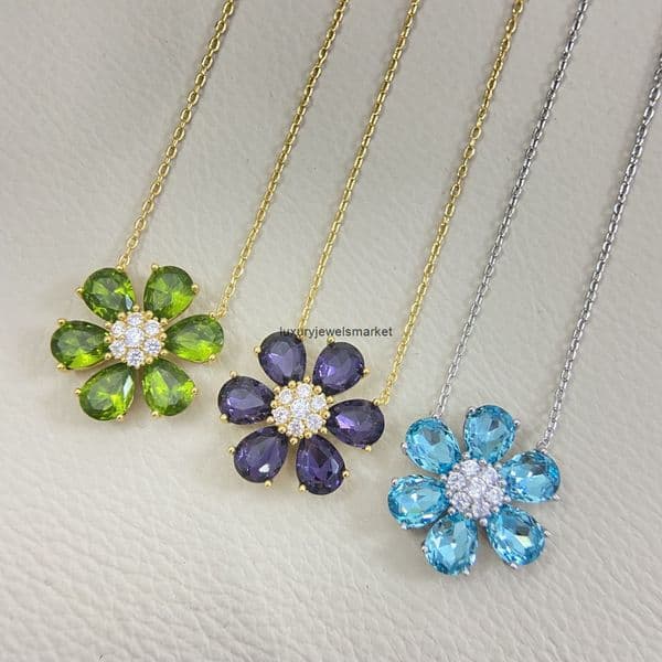 Vanly cleeffly Four-Leaf Clover Flower Necklace for Women Light Luxury Niche Imitation Crystal Colorful Zircon Pendant Clavicle Chain