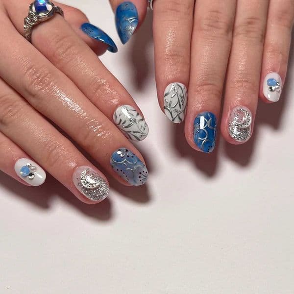 24pcs Star Moon Stick on Nail Shiny Powder Short Round False Nails Art Blue Almond Fake Nail Set Wearable Diamond Press on Nails Z260511