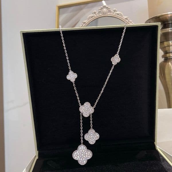 Vanly cleeffly Luxurious large-sized four-leaf clover necklace with full diamond accents long elegant and ethereal jewelry for live streaming