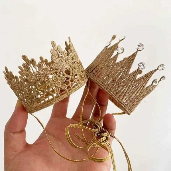 Minimalist Childrens Lace Crown Headband Mesh Flower Hair Band Babys First Birthday Gift Headwear Hair Accessories With Box L2605143BXI