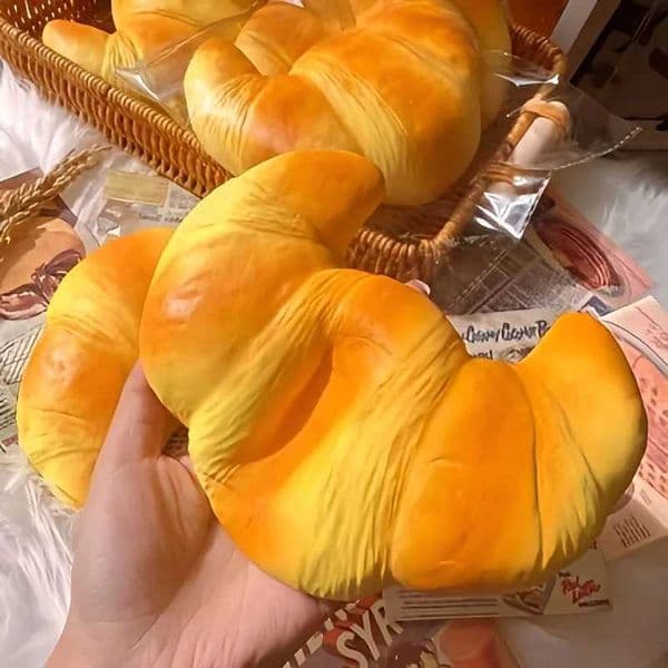 Squishy Croissant Squeeze Slow Rising Sticky Stress Relief Toy Super Soft Fake Food Creative Simulation Bread Anti-anxiety Toys C260514