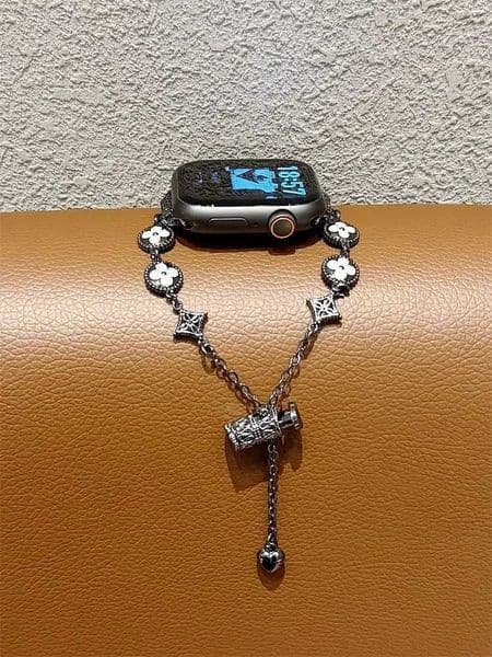 Oil painting clover metal compatible iWatch strap 38mm 40mm 41mm 42mm 44mm 45mm 49mm fashionable handmade strap X260514