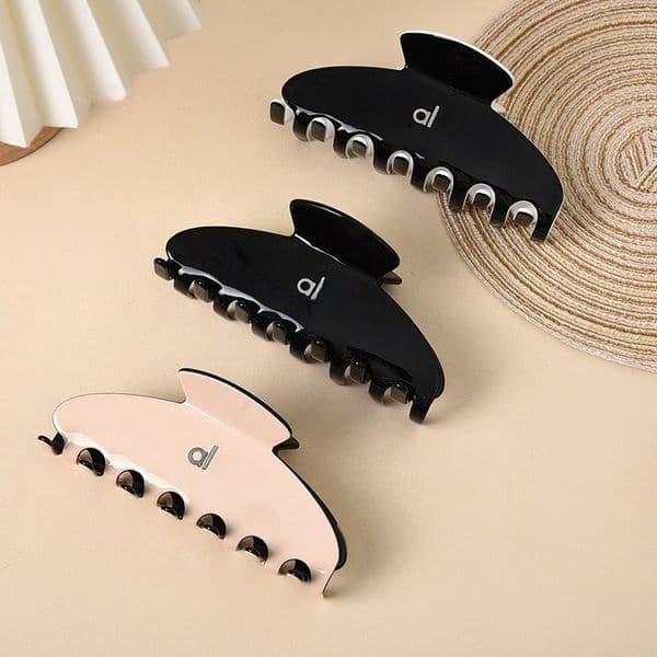 Designer Clamps Shark Hair Clip Classic Acrylic Letter HairClip Hairpin Women Girl Hair Jewelry Accessories