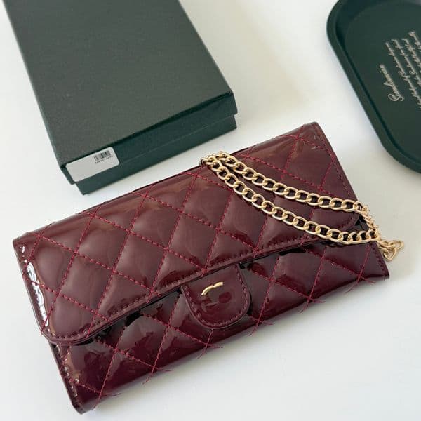 Elegant Quilted Patent bag Leather Chain Wallet Womens Crossbody Clutch Purse with Metal Logo & Premium Hardware