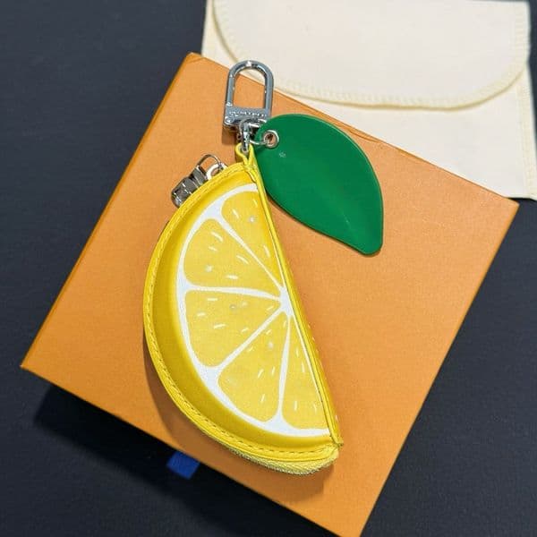 Designer Keychain For Women Charm bag Keyring Fashion Mens Key Chain Leather Keychains Mini Bag