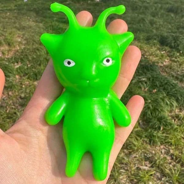 Squishy Alien Cat Squeeze Toy Kawaii Soft Alien Kitty Sticky Stress Relief Fidget Toy for Friend Anxiety Relaxation Squeeze Gift C260514