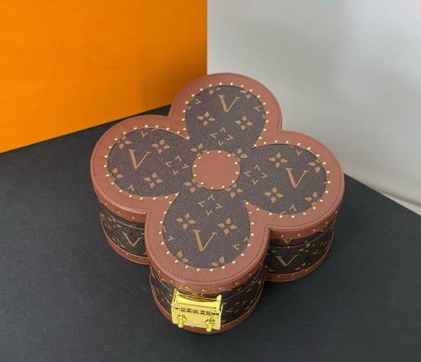 luxury Old flower Canvas leather Rivet storage box fashion M11117 BLOOMING BOX Hard Box designer letter logo lock buckle Watches jewelry rings earrings storage bins
