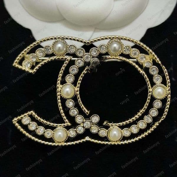 New Style Pearl Double Letters Brooch Broche Pins Designer High-end Elegant CC Brooch Coat Luxury Pins Sweater Suit Accessory